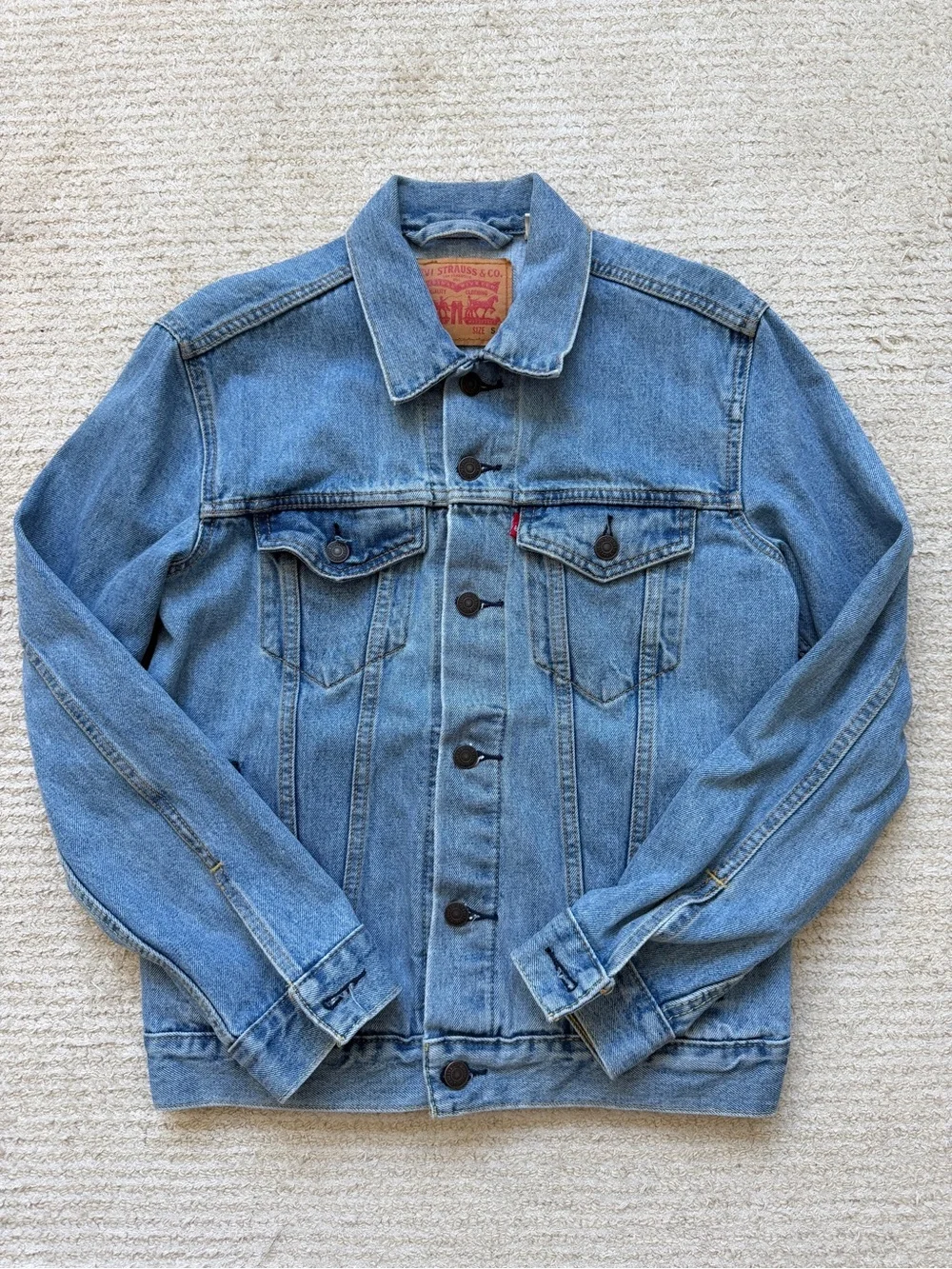 Levi's Light Blue Denim Jacket - Classic Trucker Style